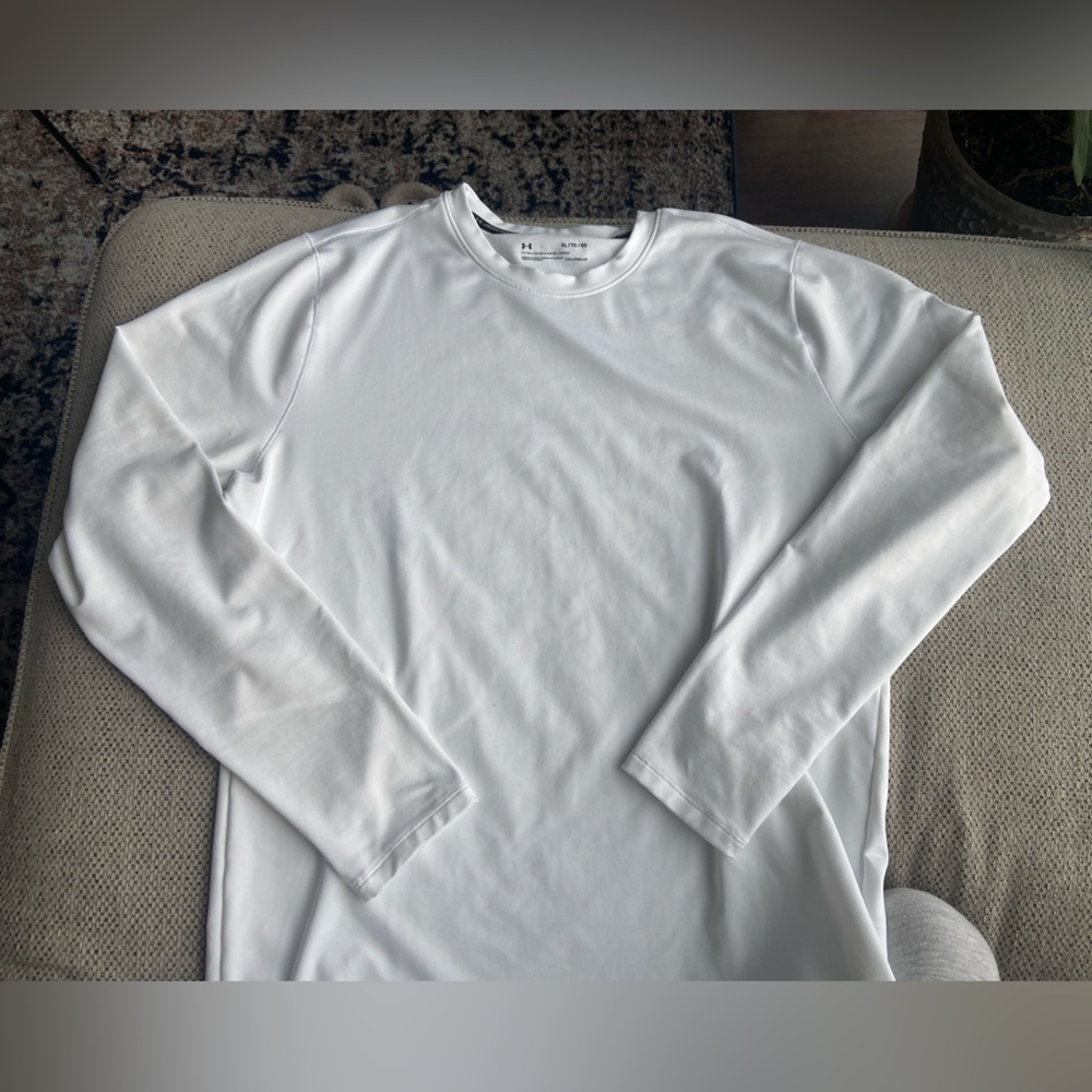 White Under Armour Longsleeve